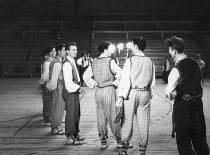KPI dainų ir šokių ansamblio repeticija, 1956 m. (K. Sasnausko nuotr.)