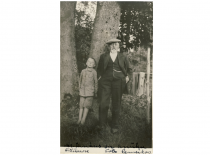 M. Jankus with his grandson Jurgis in Bitėnai, 1930. (Original is in KTU Library)
