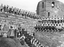At Kaunas castle, 9th decade of the 20th century. (KTU Museum)