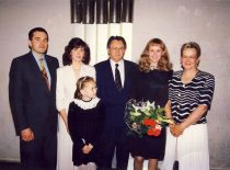 A. Karoblis with his family at the graduation of his daughter Aistė from Saulė Gymnasium, 1994. From the left: son Remigijus, stepdaughter Erika, A. Karoblis, daughter Aistė, wife Daiva, granddaughter Eglė.