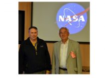 Prof. R. J. Kažys with the director of the Ames Centre at the USA National Aeronautics and Space Administration (NASA) Simon P. Warden. California, 2013.