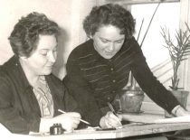 Long-time employees of the Ultrasound Laboratory draughtsperson Salomėja Ilgūnienė and translator Birutė Damašauskienė
