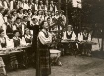 Concert of the KPI song and dance ensemble at the Student Song Festival of the Baltic States, 1956. Soloist – Birutė Paplauskaitė. (The original is in the archive of A. Vitkauskas)