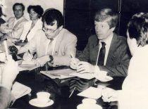 Revival of the newspaper “Lietuvos aidas”, 1990. A. Karoblis and editor S. Šaltenis.