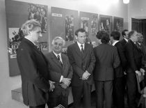 With the Lithuanian SSR Minister of Higher and Special Secondary Education H. Zabulis and guests from the German Democratic Republic, 1976 m. (Photograph by Bartkevičius)