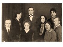 Physics-mathematics graduates of the University of Lithuania, 1927. In the photograph (from the left): 1st – Antanas Žvironas, in the centre in the second row – P. Lesauskis. (The original is the family archive of P. Lesauskis)
