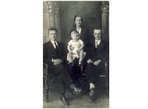 Vytautas with his uncle Kazimieras Paliūnas, mother Ona and dad Antanas. Kėdainiai,1931. (Photograph by B. Mikštavičius).