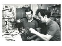 Engr. S. Antanaitis and post-graduate V. Dikavičius, 1985.