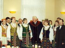 Prime Minister Algirdas Mykolas Brazauskas with the members of &ldquo;Nemunas&rdquo; after the award of KTU honorary doctor regalia, 2001. (Photograph by J. Klėmanas, KTU Museum)
