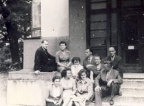 With colleagues on the stairs of the faculty, 1961. At the top, next to K. Sasnauskas is Assoc. Prof. Vincas Jasiukevičius (from Sasnauskai family archive)