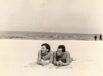 K. Sasnauskas with his wife Birutė by the sea in Palanga, 1963 (from Sasnauskai family archive)