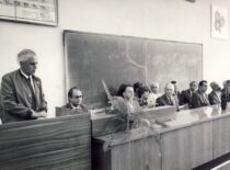 Prof. K. Sasnauskas gives a presentation at the conference, 1987 (from Sasnauskai family archive)