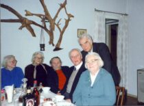 K. Sasnauskas with friends, 1995. On his left is Algirdas Čarneckis (from Sasnauskai family archive)