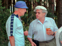 Celebration of the end of the year in Kapitoniškės, 1999 (KTU Photo Archive, photograph by J. Klėmanas)