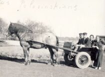 Sasnauskai visit Polovinskai with mother and Regina Polovinskienė, 1937 (from Sasnauskai family archive)