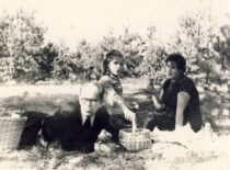 Prof. L. Kaulakis on a family trip, 1960 (the original photograph is at KTU Museum)