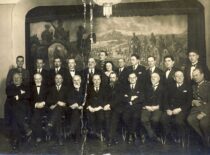 Lecturers and graduates of the Technical Faculty of the University of Lithuania at Kaunas Garrison Officers’ Club, 1928. 1st row from the left: Prof. J. Šimoliūnas, Assoc. Prof. J. Mašiotas, Assoc. Prof. P. Markūnas, Prof. P. Jodelė, Prof. K. Vasiliauskas, Assoc. Prof. V. Gorodeckis, Assoc. Prof. J. Jankevičius, Prof. V. Mošinskis, Assoc. Prof. A. Langė, Prof. Col. S. Dirmantas. In the 2nd row (from the left): 2nd is L. Kaulakis, 5th – V. Vileišis (the original photograph is at KTU Museum)