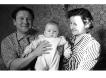 S. Kutkevičius with his daughter Vida and wife Danute in 1961 (Prof. S. Kutkevičius family archive)
