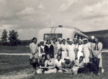 After the excursion by Dubysa River, 1944. (photograph by M. Liudginas) (E. Grinienė family archive)