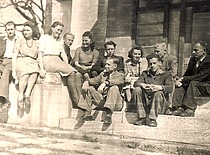 E. Sto&scaron;kutė, K. Sasnauskas with their fellow students on the stairs of the faculty, 1947. (From Sasnauskai family archive)