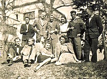 E. Sto&scaron;kutė, K. Sasnauskas with their fellow students at the faculty, 1947. (From Sasnauskai family archive)