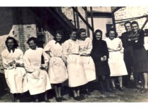 E. Sto&scaron;kutė with fifth-year students from the Faculty of Chemical Technology at a bread factory, 1950 (E. Grinienė family archive)