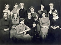 E. Grinienė with bakery and confectionery students of the class of 1954. (E. Grinienė family archive)