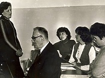 Assoc. Prof. E. Grinienė and Prof. J. Venskevičius at the meeting with TM-9 group (1969 cohort), 1980. (E. Grinienė family archive)
