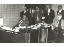 Vice-Rector Prof. Č. Jakimavičius at KPI Computing Centre with Minister H. Zabulis, his Deputy V. Pranaitis and employees of the centre E. Ambrazevičius, J. Puodžius and E. Ne&scaron;okocas, 1987. (KTU Museum)