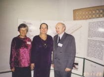 Prof. A. Žiliukas with Gen. A. Gustaičio's daughters Jūrate and Rasa in Chicago, 1997 (Prof. A. Žiliukas family archive)