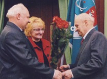Prof. A. Žiliukas is congratulated on his 70th birthday by his brother Pranas and sister Ona, 2010 (Prof. A. Žiliukas family archive)