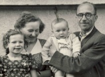 V. Jasiukevičius with his wife Konstancija and children Loreta and Arūnas, 1954 (L. Kudarienė family archive)