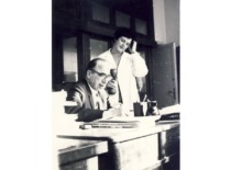 Doc. V. Jasiukevičius at the KPI Faculty of Chemical Technology laboratory with laboratory assistant Remeikienė, 1970. L. Kudarienė family archive)