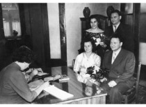 S. Kutkevičius and D. Narkutė with witnesses at the Kaunas Registry Office, May 9, 1960. (Prof. S. Kutkevičius family archive)