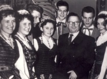 KPI Rector Prof. K. Bar&scaron;auskas with the members of the Folk Song and Dance Ensemble &ldquo;Nemunas&rdquo;. (the original photograph is at KTU Museum)