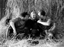 Voluntary work at the collective farm, 1957. (photograph by Konstantinas Sasnauskas, KTU museum)