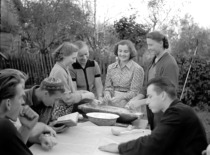 Voluntary work at the collective farm, 1957. (photograph by Konstantinas Sasnauskas, KTU museum)