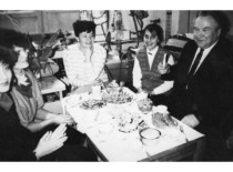Prof. S. Kutkevičius with colleagues at the department, 1987. In the photo (from left): L. Mikolaitienė, B. Barvainienė, V. Kutkeviciutė-Budrienė, M. Da&scaron;kevičienė, Prof. S. Kutkevičius. (Prof. S. Kutkevičius family archive)