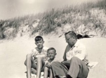 Prof. K. Bar&scaron;auskas with his children at the seaside, 1960. (the original photograph is at Prof. K. Bar&scaron;auskas family archive)