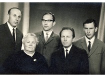 Brothers Jurgis, Juozas, Jonas and Algirdas Slavėnai with their mother, 1968.