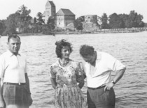 Doc. S. Kutkevičius with his wife Danutė and graduate student S. Rutkauskas in Trakai in 1960 (Prof. S. Kutkevičius family archive)