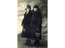 Mother Veronika Slavėnienė and her sister Ona Arnaustauskienė, 1927.