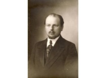 The first head of the Higher Courses Zigmas Žemaitis, 1920. (the original photograph is at KTU Museum)