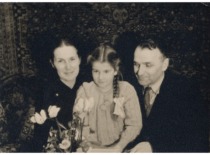 J. Matulionis with his wife Stase and daughter Jūrate, 1957 (Family archive of Prof. J. Matulionis)