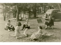 J. Indriūnas with family in nature, 1956 (KTU Museum)