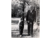 J. Matulionis with his little daughter Indre in Vytautas Park, 1986 (Prof. J. Matulionis family archive)