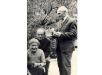 J. Indriūnas at his brother Antanas's, 1971 (KTU Museum)