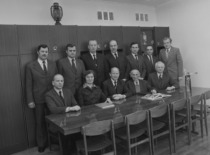 Prof. J. Indriūnas with members of the KPI Faculty of Light Industry Council, 1982 (photo by A. &Scaron;venčionis, KTU photo archive)