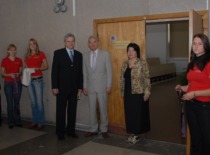 On the occasion of Prof. J. Matulionis' 100th anniversary, the auditorium of the Faculty of Fundamental Sciences at KTU was named after Prof. J. Matulionis in 2006. In the photo by the auditorium door (from right): the professor's daughter, textile artist J. Petru&scaron;kevičienė, KTU Rector Prof. R. Bansevičius, Dean Prof. V. Janilionis, and members of the 'FUMSA' student representation (photo by J. Klėmanas, KTU photo archive)