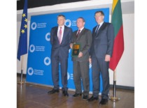 In 2013, Algirdas Butkevičius, Prime Minister of the Republic of Lithuania, and Robertas Dargis, President of the Lithuanian Confederation of Industrialists, presented the &ldquo;Lithuanian Product of the Year&rdquo; gold medal at the Government to Prof. A. Fedaravičius, for a laser training equipment complex designed for the training of riflemen. (KTU Museum)